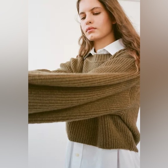 Urban Outfitters Sydney Crew Neck Cropped Sweater in Olive Green Size XS - Picture 2 of 7